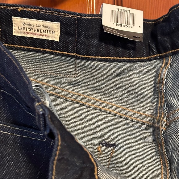 Levi's 541 jeans 32x30.  Levi’s premium denim with the Big E on the tab. NWT - Picture 3 of 5